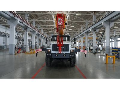 Автокран КС-45717-2Р Air