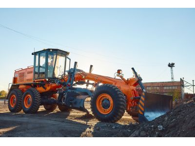 Автогрейдер ДЗ-250 с жесткой рамой и гидромеханической коробкой передач ДЗ-250.61000-ХХХ